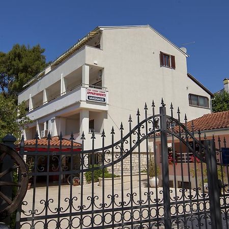 Apartments Villa Ban Ровинь Экстерьер фото